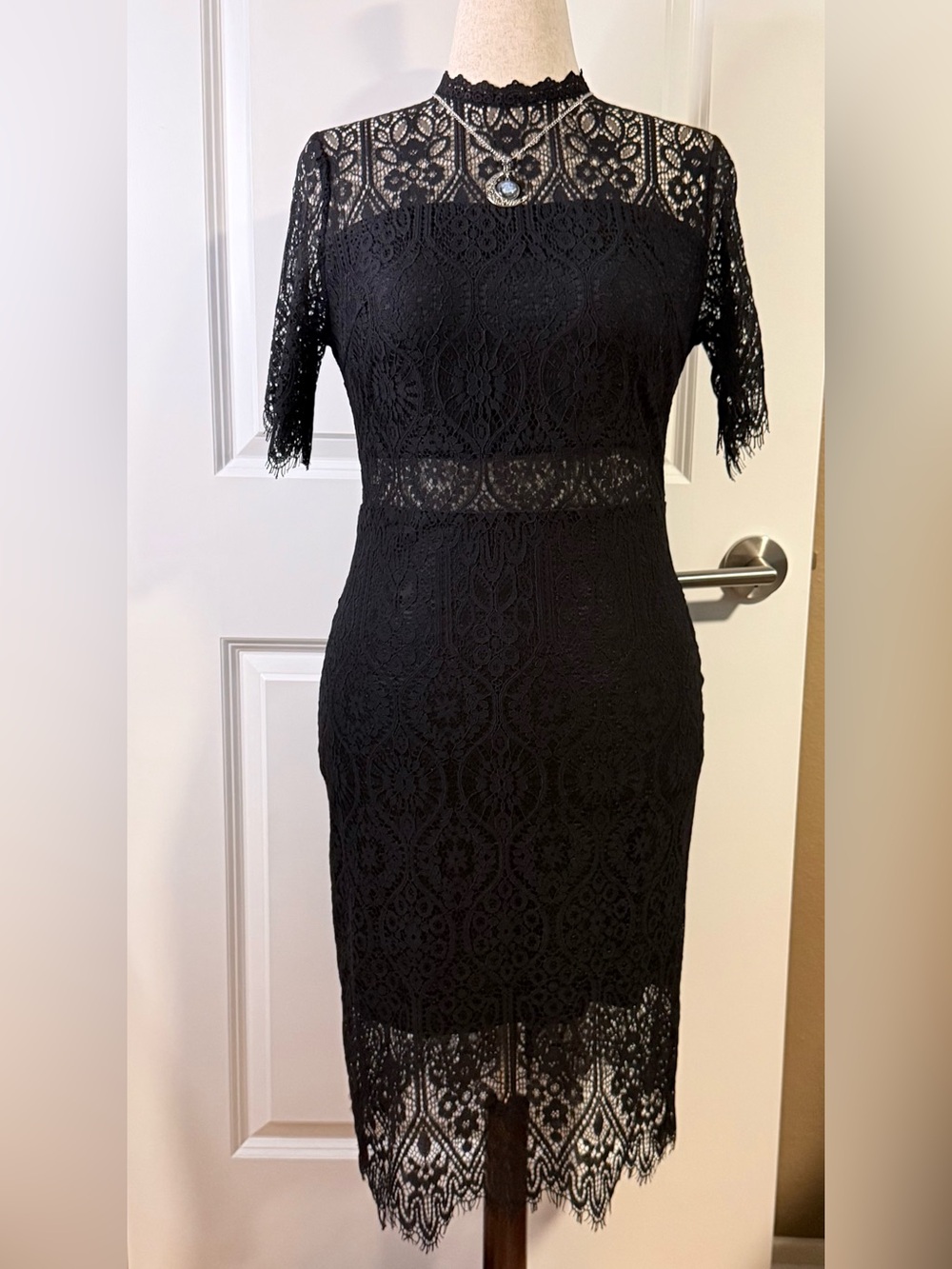 NEW Women’s Little Black Lace Dress High Neck Cocktail Short Sleeve Goth US10 - Picture 3 of 9